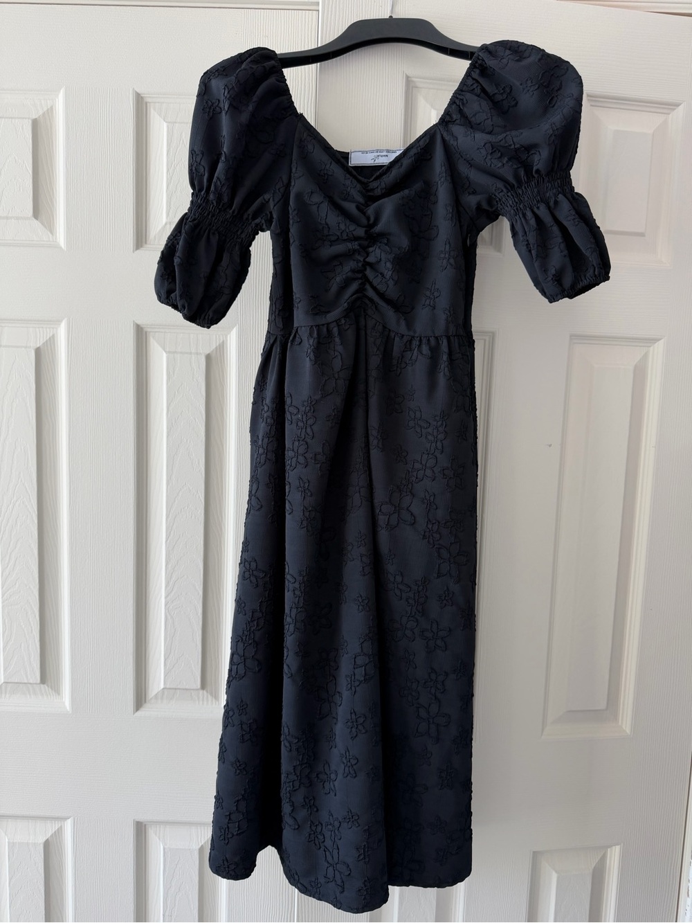 Women's Black Puff-Sleeve Midi Dress with Ruched Bodice - Picture 3 of 5